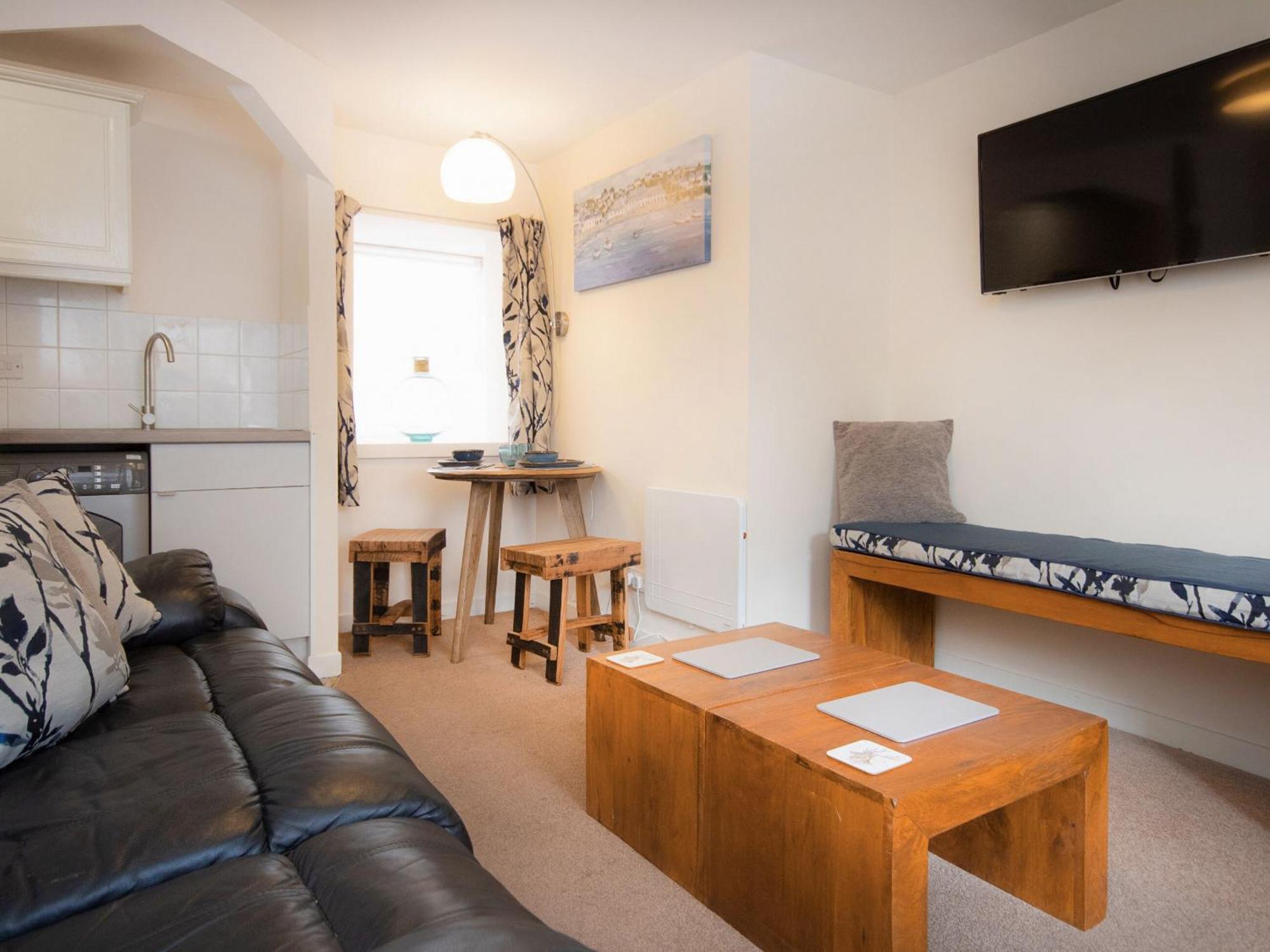 Alexander Courtyard Villa Inverness Luaran gambar